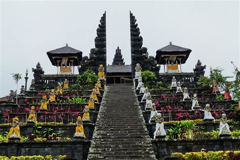 Tempat Ibadah Orang Bali - balustradellc