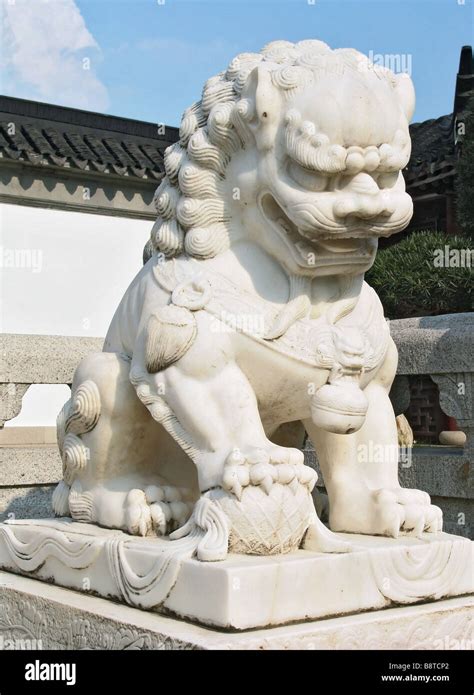 Temple Lion Statues - Etsy - balustradellc