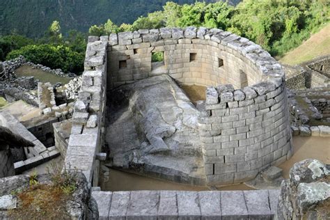 Temple of the sun Machu Picchu | Quechuas Expeditions - balustradellc