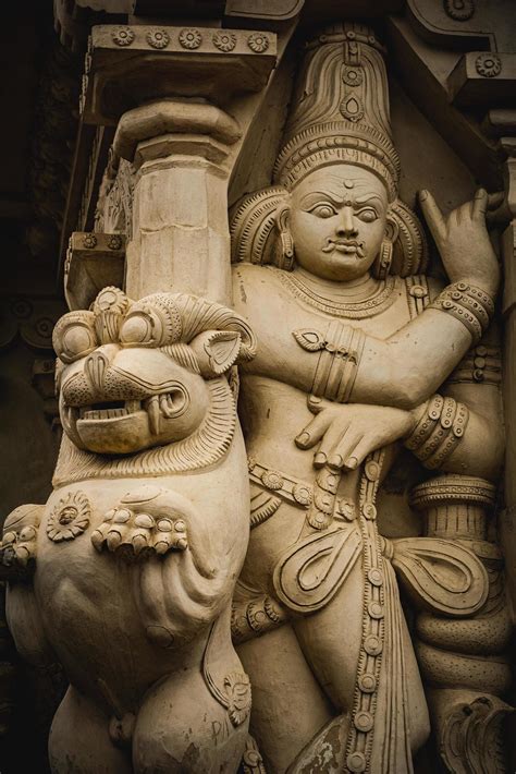 Temple Sculptures: Art and Worship in Hinduism - balustradellc