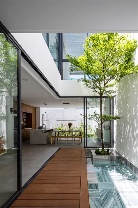 Ten homes centred around bright interior courtyards - Dezeen - balustradellc