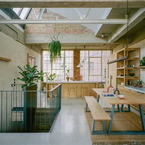 Ten industrial yet inviting homes in converted warehouses - balustradellc