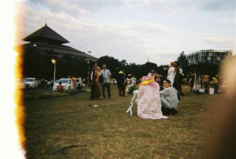 Tentang Kamera Analog dan Seni Menikmati Proses - balustradellc