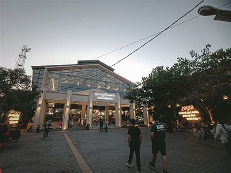 teras malioboro lorong lantai paling atas. - balustradellc