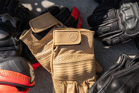 Tested: The Best Motorcycle Gloves For Every Rider - balustradellc