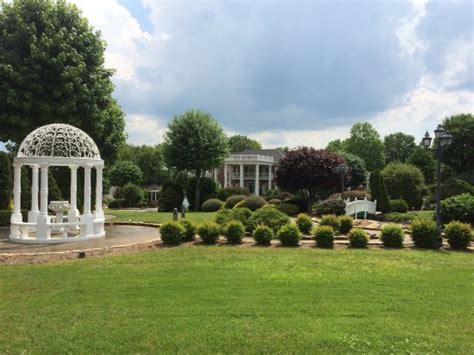 THE 10 BEST Hendersonville Sights & Historical Landmarks