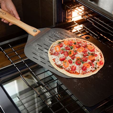 The 10 Best Pizza Peels Available, Tested And Reviewed - balustradellc