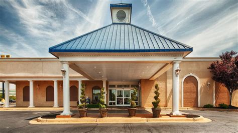 THE 10 CLOSEST Hotels to Greenville Airport (GLH)