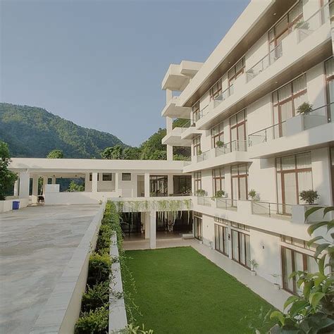 THE 10 CLOSEST Hotels to Santhigiri Ashram - Tripadvisor