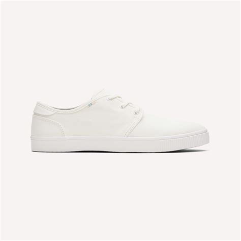 The 15 Best Canvas Sneakers for Guys Who Care About Style - balustradellc