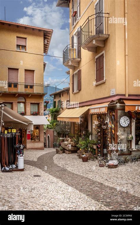 THE 5 BEST Lake Garda Shopping Malls (with Photos) - Tripadvisor