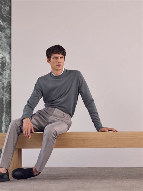 The 7 Coolest Minimalist Clothing Brands for Men - balustradellc