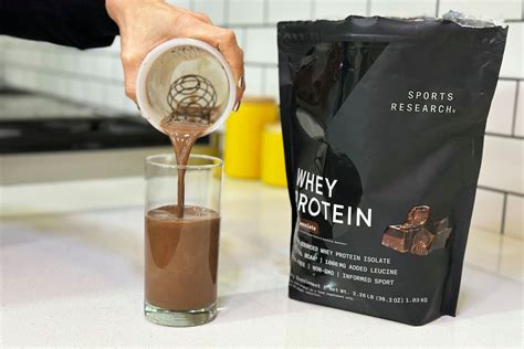The 8 Best Protein Powders for Men, According to Dietitians - balustradellc