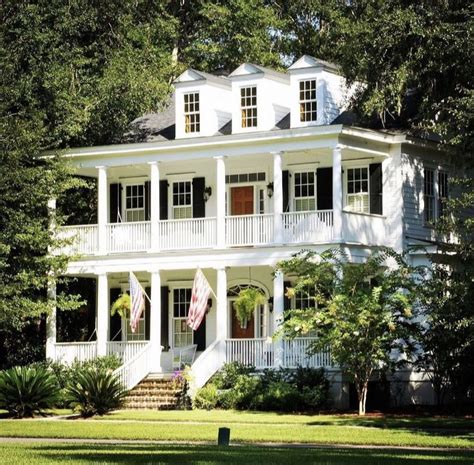 The 8 Types of Colonial Houses Explained (Plus 18 Photo Examples in ... - balustradellc