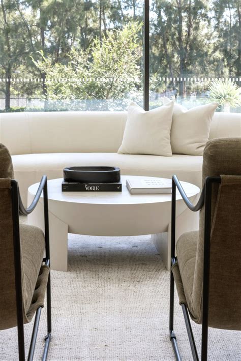 The Art of Living Minimally: Embracing the Minimalist … - balustradellc