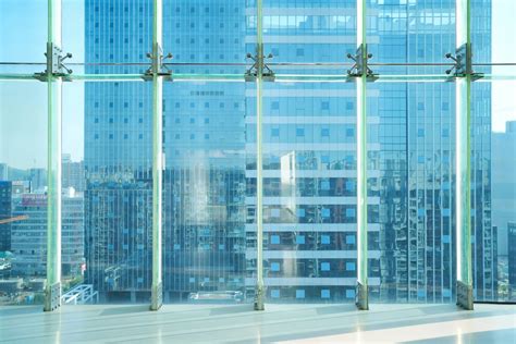 The Benefits of Glass Curtain Walls in Modern … - balustradellc