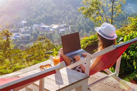 The Best Banking Solutions for Digital Nomads - Traveneur - balustradellc