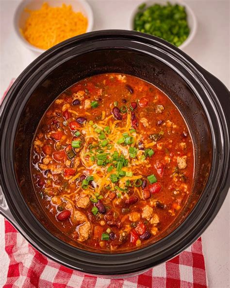 The Best Crockpot Turkey Chili - Kalefornia Kravings - balustradellc