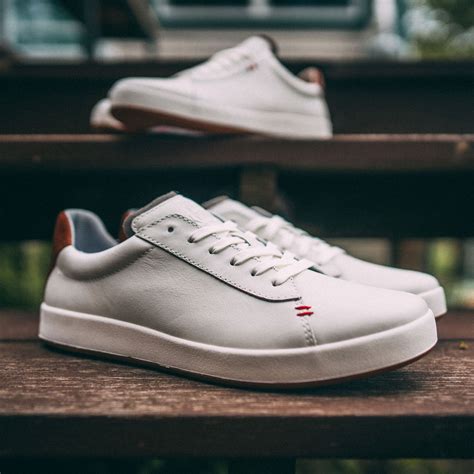 The Best Minimalist Sneakers - Heartafact - balustradellc