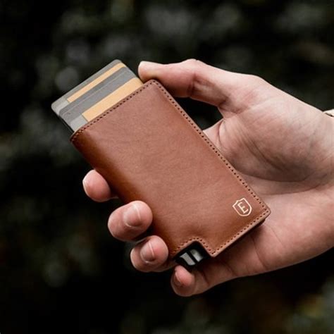 The Best Minimalist Wallets 2026: Compact Carry That … - balustradellc