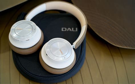 The best travel headphones for 2026, tested and ... - Popular Science - balustradellc