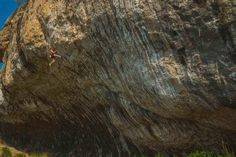 The Best Way to Gain Endurance for Sport Climbing - balustradellc