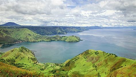 The biggest and the deepest lakes in Indonesia - balustradellc