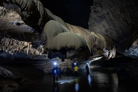 The complete guide to cave camping in Vietnam - Oxalis Adventure - balustradellc