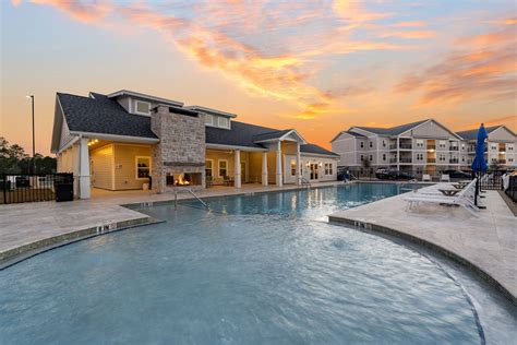 The Crossings at Riverwalk - balustradellc