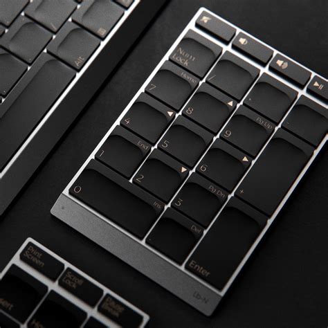 THE DETACHABLE NUMPAD OF THIS MODULAR KEYBOARD IS THE PRODUCTIVITY HACK ...