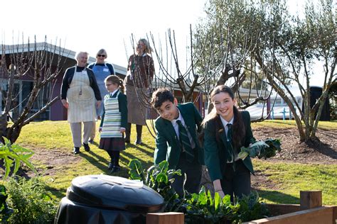 The Giving Garden - Gardening Doesn't Have to be Difficult ... - raincitystudios.com