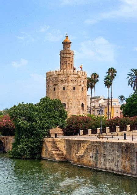 THE GOLDEN TOWER - Visitar y conocer Sevilla