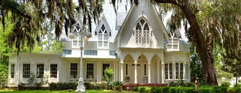 The Gothic Revival House | Strutt & Parker Guides - balustradellc