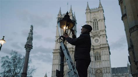 The last remaining lamplighters of London - BBC - wintechmobiles.com