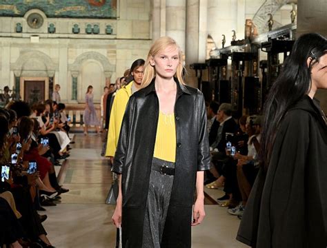 The Latest Accessory Trends Fresh Off the Spring/Summer 2026 Runway - balustradellc