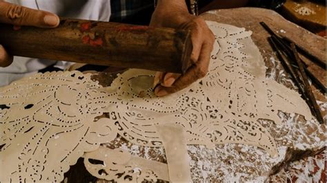 The Lost Art of Shadow Puppetry - Runway Gist - balustradellc