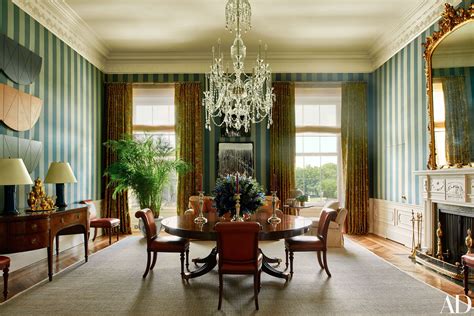 The Obama Family's Stylish Home Inside the White House - balustradellc