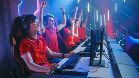 The Ongoing Rise of the Esport Industry - sites.lsa.umich.edu - balustradellc