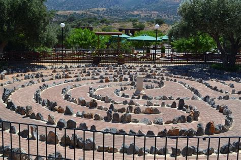 The quest for the Cretan labyrinth - Eye Of The Psychic - balustradellc