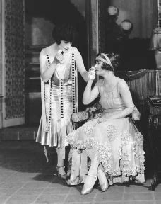 The Rise and Fall of the 1920s Flapper Girl - Glamour Daze - wintechmobiles.com