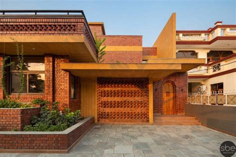 The Timeless Appeal of Brick: 20 Exemplary Brick Houses - balustradellc