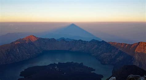 The truth about Mount Rinjani trekking - World best hikes - balustradellc