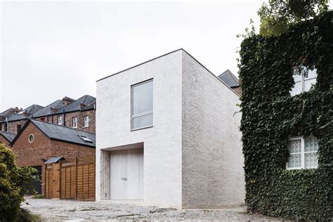 The Ultimate Modern Brick House List - Gessato - balustradellc