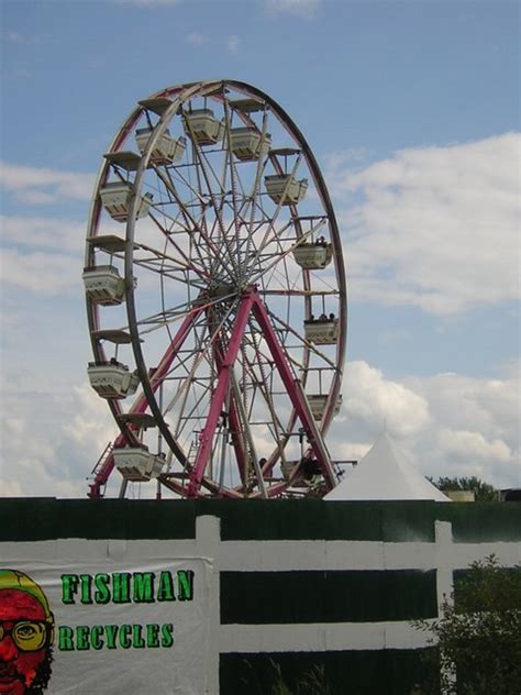 THE WINTER PHEST PHERRIS WHEEL IN PHILADELPHIA - YouTube