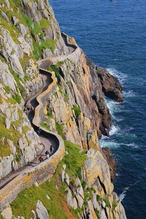 THE WORLD GEOGRAPHY: 11 Spectacular Cliff Paths - balustradellc