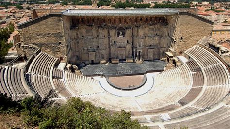 Theatre of ancient Rome - muktibox.com