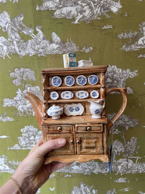 THEIERES EXCENTRIQUES