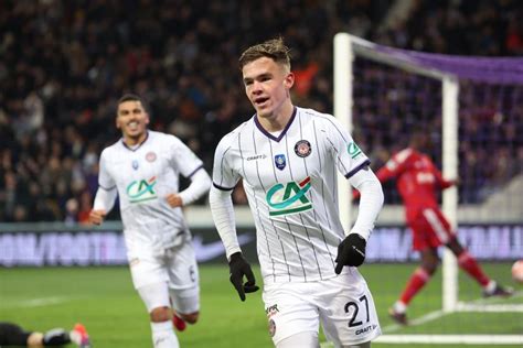 Thijs Dallinga Matches | Premier League - balustradellc