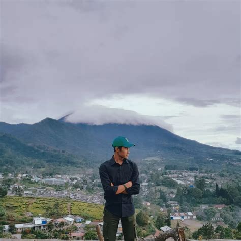 Tiada gunung terlalu tinggi buat kamu daki, tiada jurang ... - balustradellc