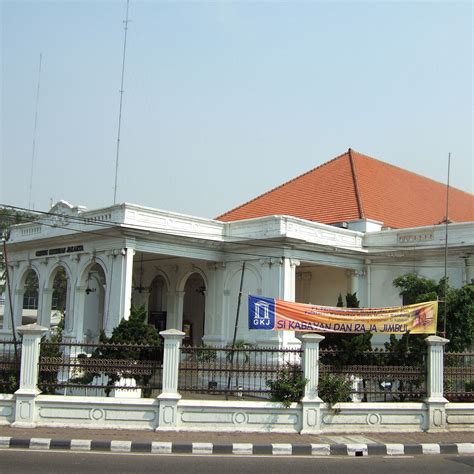 Tiga periode Arsitektur Kolonial di Indonesia - balustradellc